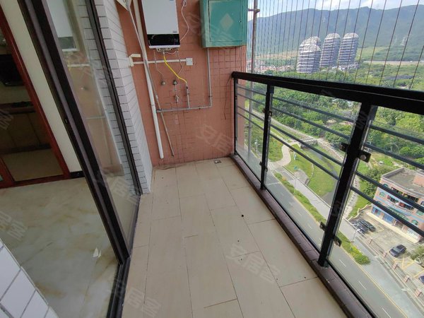 深圳大鹏新区大鹏下沙新村(大鹏)下沙金沙苑复式五房三厅三卫,空房