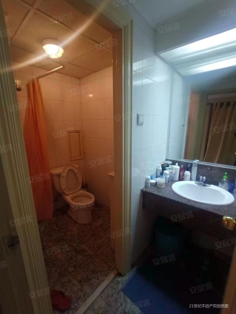 联宝公寓 4室 2厅 227平米