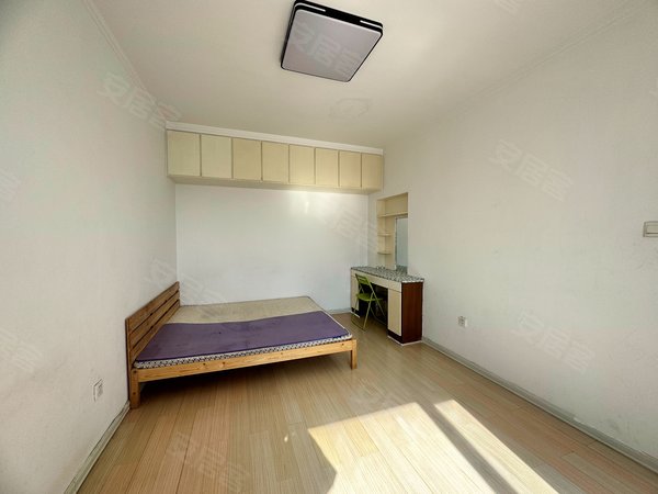 沈阳和平砂山丰泽花园丰泽花园 精装两室两厅 地热供暖 全天采光 下楼