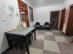 射阳射阳城南太阳城解放路小学初中附近昆仑花园南侧达阳小区，三室一厅一卫，有车库出租房源真实图片