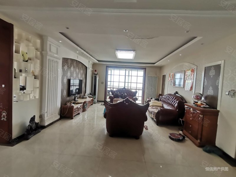 水岸嘉园四室带50车库储藏室满二