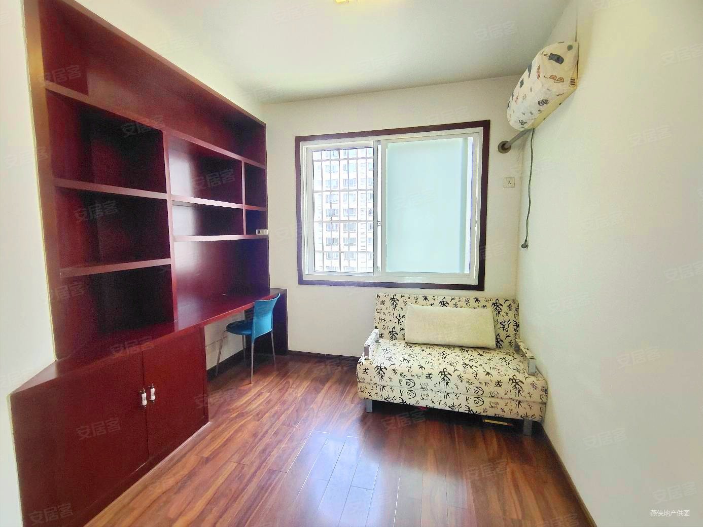 泰禹家园1期电梯3房 精装 进泰禹本部 诚心出售随时看房