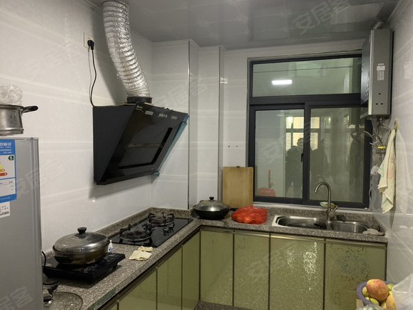 北海银海侨港海韵佳园靠近杭州路菜市场 ,短租。南北通透,朝南两房 ,出租房源真实图片