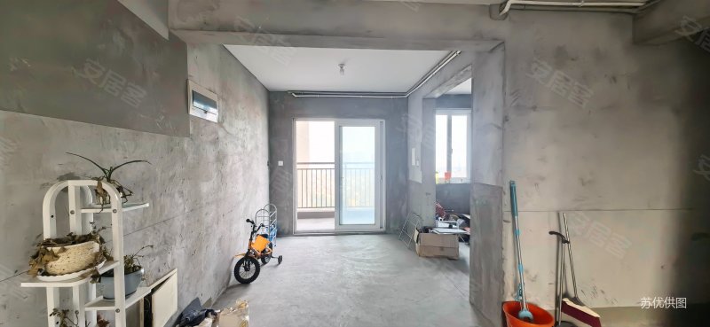 象屿苏河公园3室2厅2卫108㎡南北215万