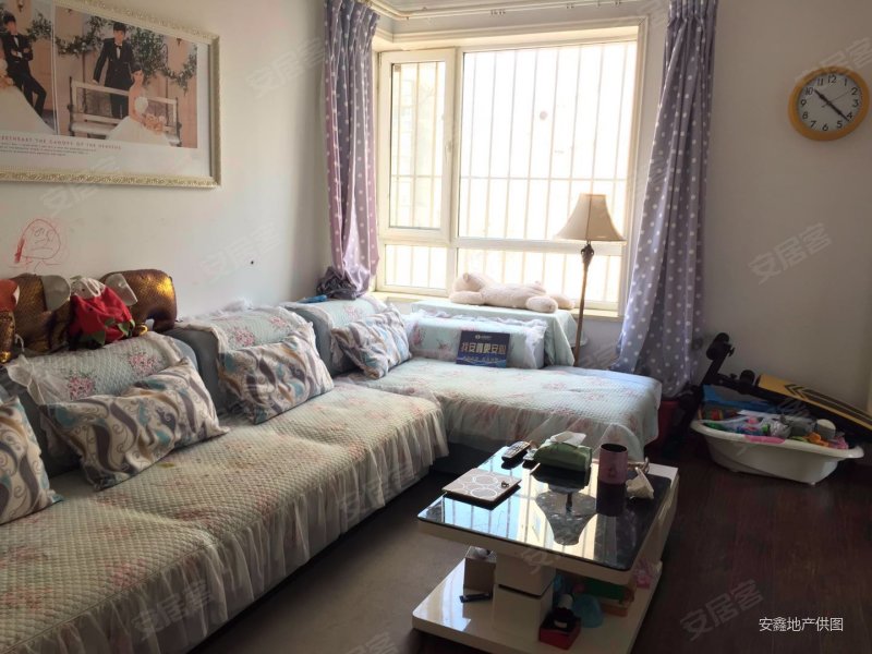 美域盛景一楼带院有大阳台,精装周边生活设施齐全,环境好