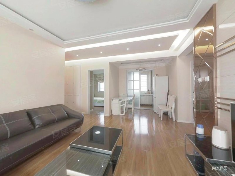 朝南 105平 万达悦公馆 满五  住房 楼层好 视野无遮挡