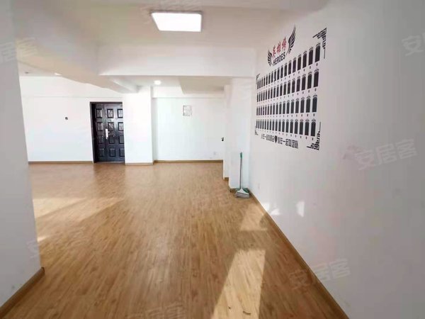 兰州城关东方红广场亚太大厦教育培训辅导班公司可注册精装修开间大亚太大厦电梯房广场西口出租房源真实图片