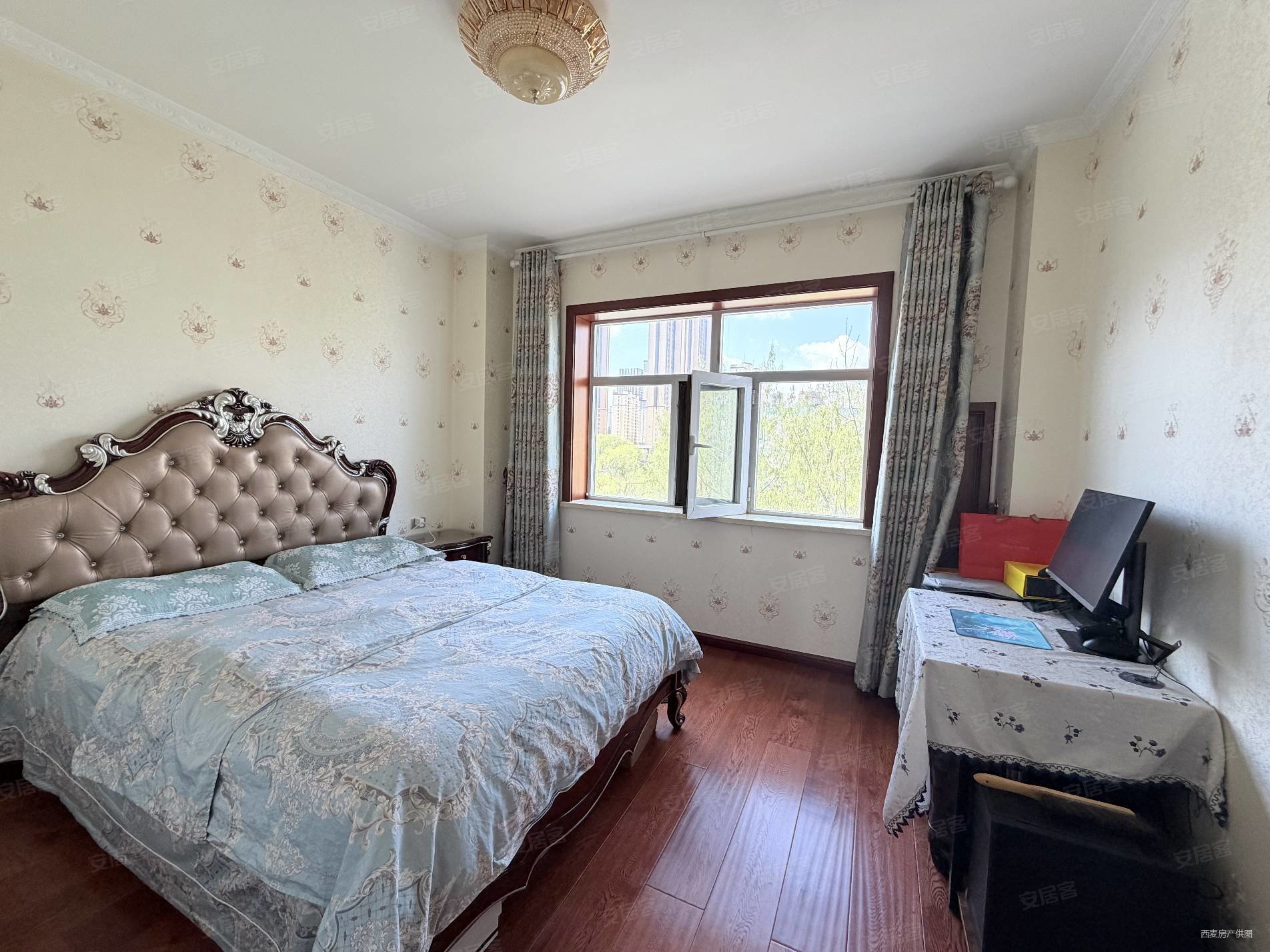 宁景苑3室2厅2卫146㎡东西249万