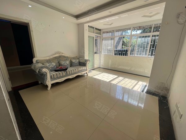 深圳南山西丽石鼓花园留仙洞地铁站 石鼓花园小区 两房一厅 出门就是