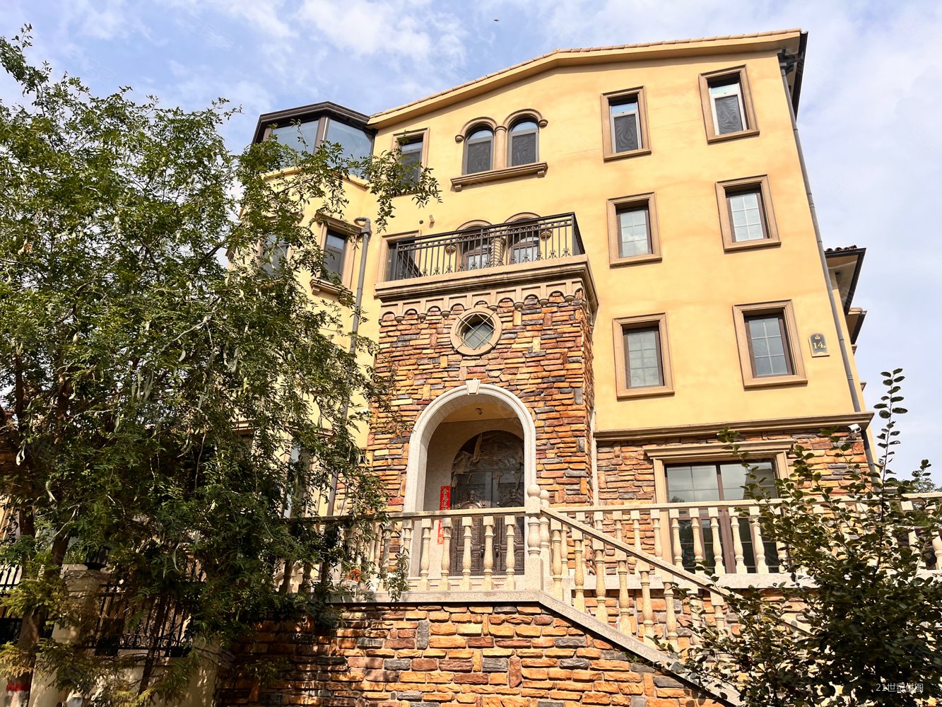 新上别墅绿地山鼎庄园352平联排独栋别墅土建已做本满二好位置