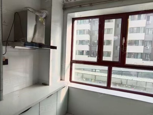佳木斯向阳佳木斯大学七彩花园可短租,中山客运站,大学,二二四医院附近,七彩花园电梯2楼。出租房源真实图片