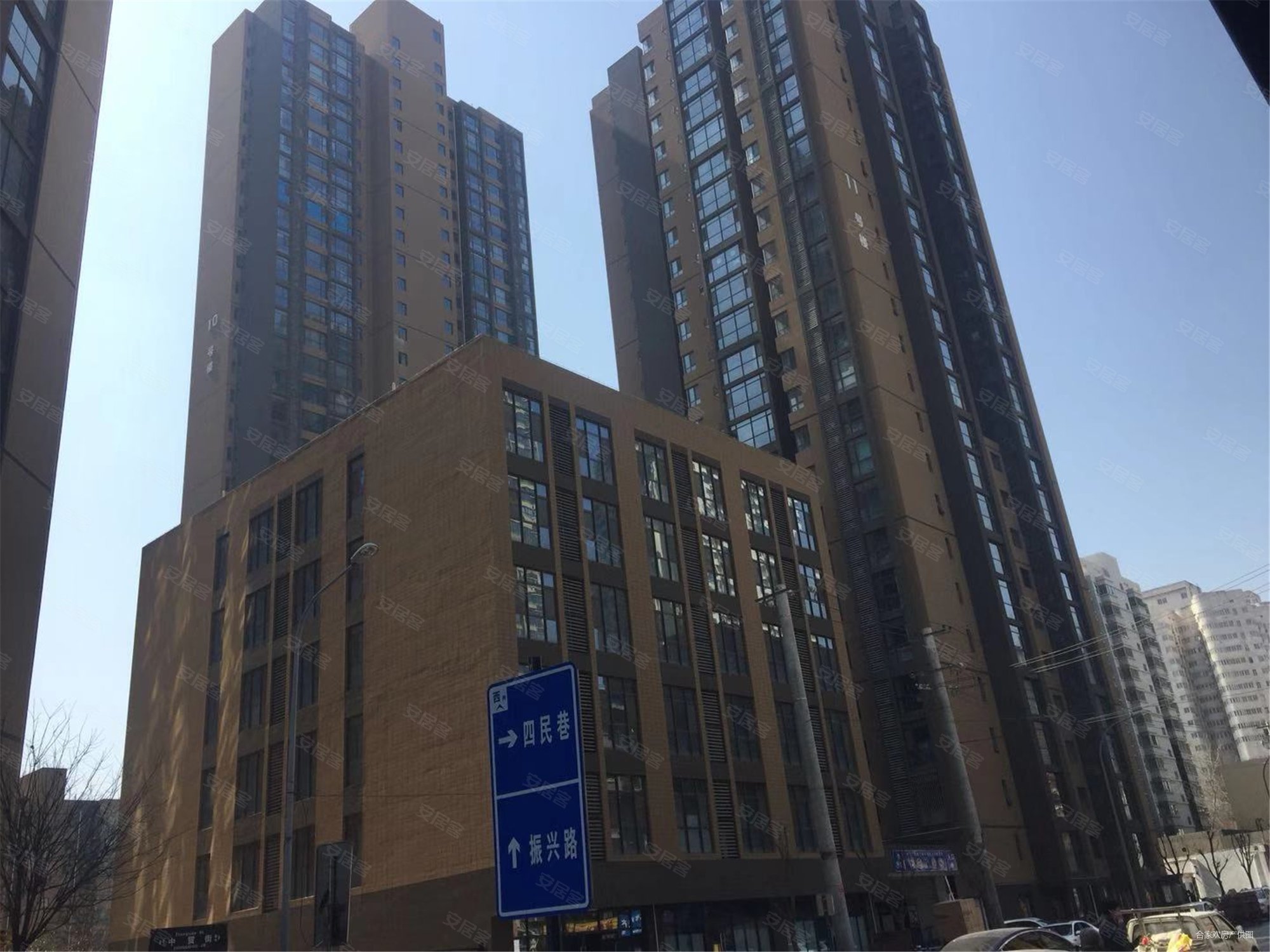 小雁塔南稍门精装修 近地铁 出行方便 近医院 板楼 租金高,中贸广场