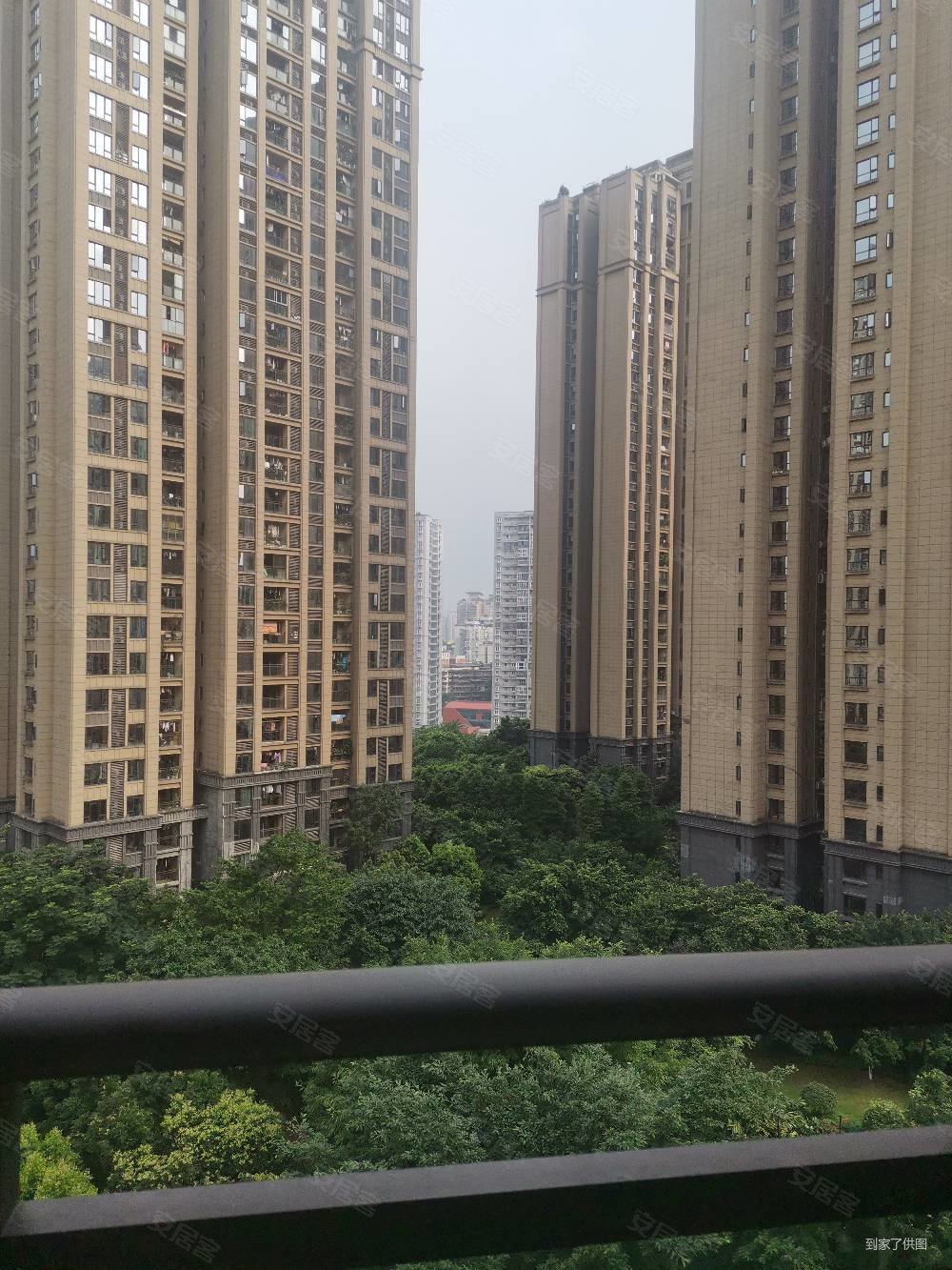 金茂珑悦(南区)2室1厅1卫82.48㎡东155万