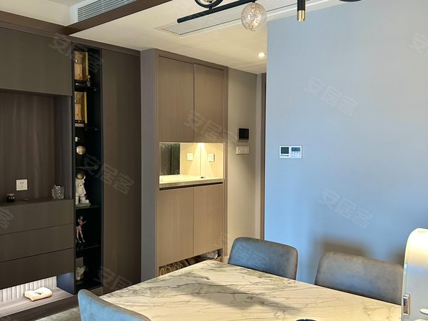 常德武陵三闾三一翡翠湾新上更新 五小 三一翡翠湾 三闾附近电梯两房出租 停车方便出租房源真实图片