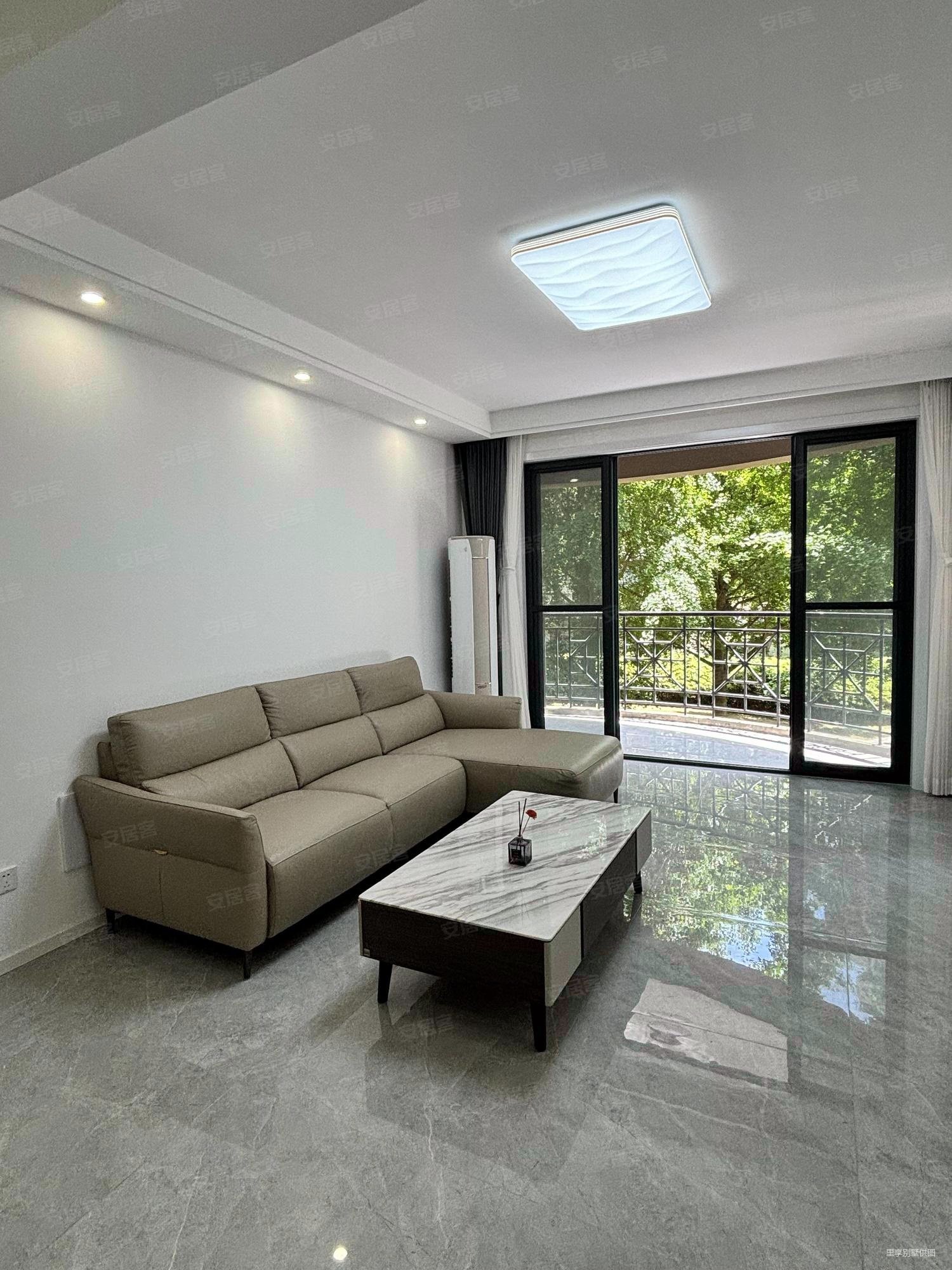 金桥爱建园豪装4房从未入住带3阳台有钥匙随时看