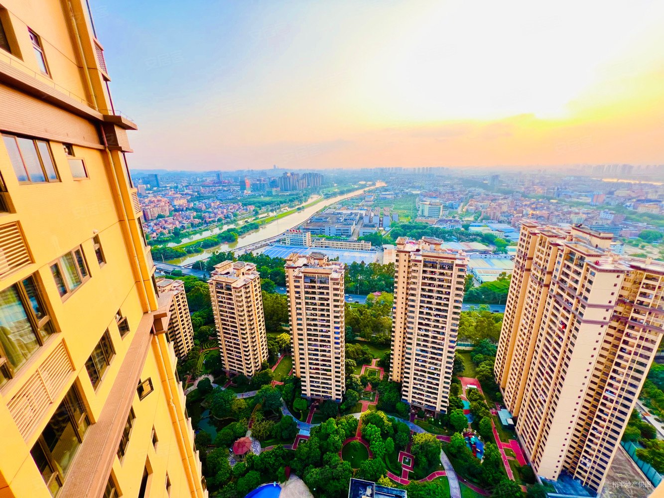 汇龙湾小区2室2厅1卫76.02㎡南北205万