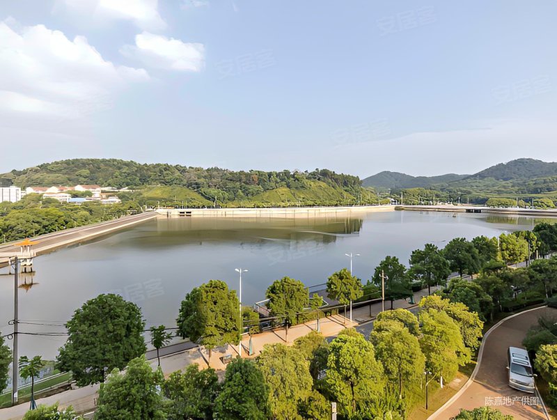 一线湖景房小高层龙山观邸精装三房一天未住拎包入住