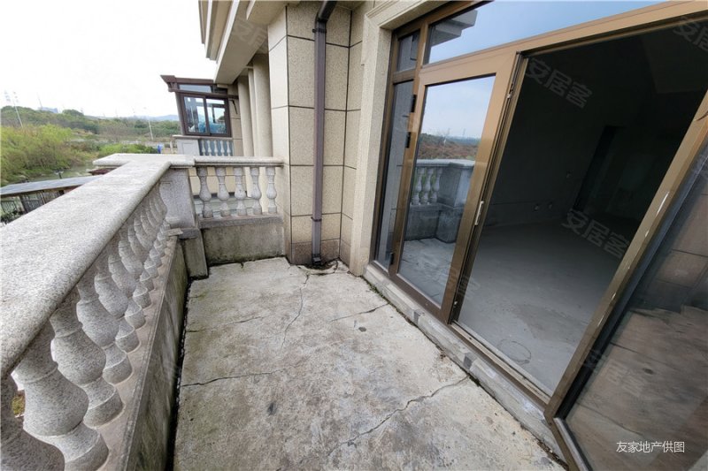 凤鸣湖公寓(别墅)5室3厅4卫435㎡南北460万