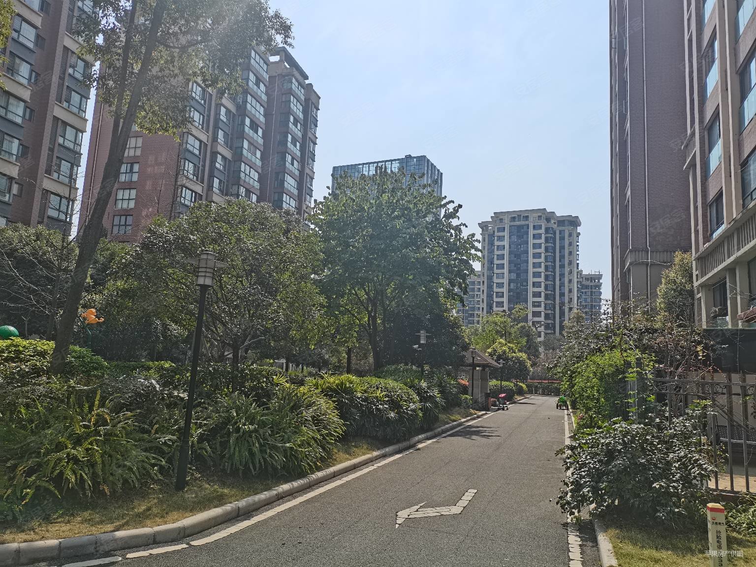 东辰旁电梯入户出门就是乐汇城精装大四室领包入住