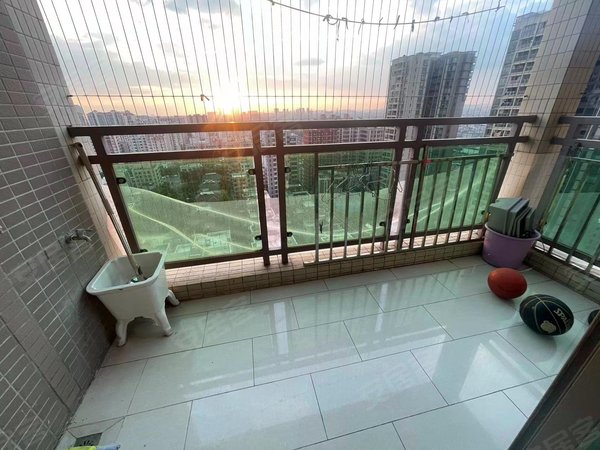 深圳宝安沙井德馨苑沙井新沙天虹精装两房,花园小区,停车方便,随时