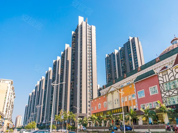 珠海高栏港区平沙时代港时代港 2室2厅1卫  电梯房 精装修 1800拎包