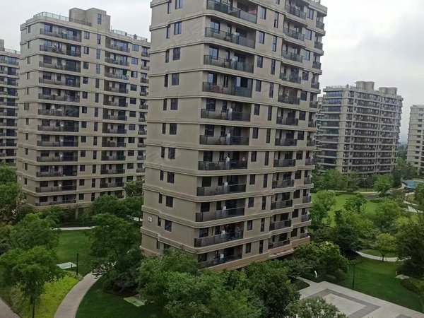 绍兴越城市区环内金昌白鹭凤林金昌白鹭凤林,三房包物业,房东第一次