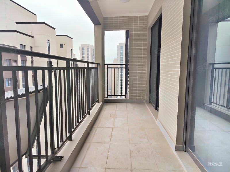 新武昌k4 满二 中间楼栋中间楼层边户仅售240万,保利新武昌二手房,240