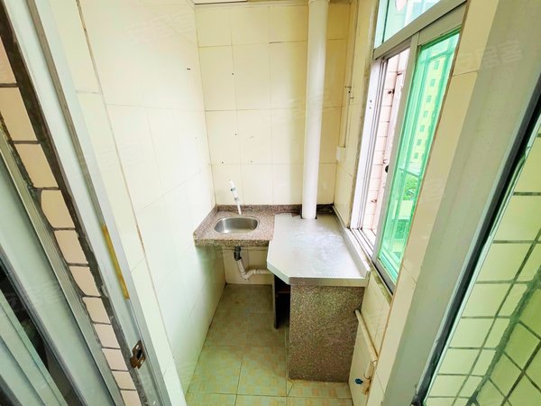 深圳龙岗坂田南坑村实拍 南坑村 2室1厅1卫 配套齐全 55平 电梯房出租