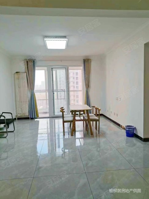 翰林雅苑 a区 三房6xxx送车位储藏室 急卖随时看房