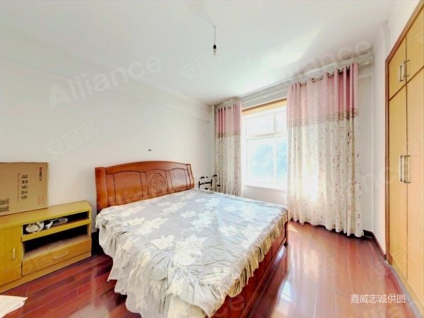 美地家园3室2厅2卫134.2㎡南北131万