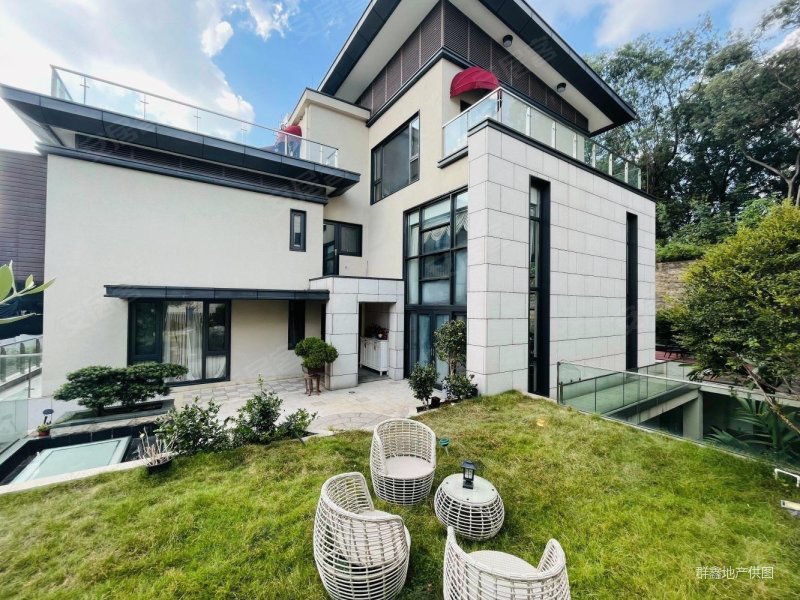 越秀宏城花园6室3厅6卫300㎡南北7500万