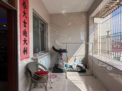 海丰海城海城城区新园小学附近4楼 3室2厅2卫 精装修 108平 南北通透出租房源真实图片