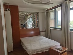 金鹰商圈精装特单身公寓拎包入住大阳台！！！