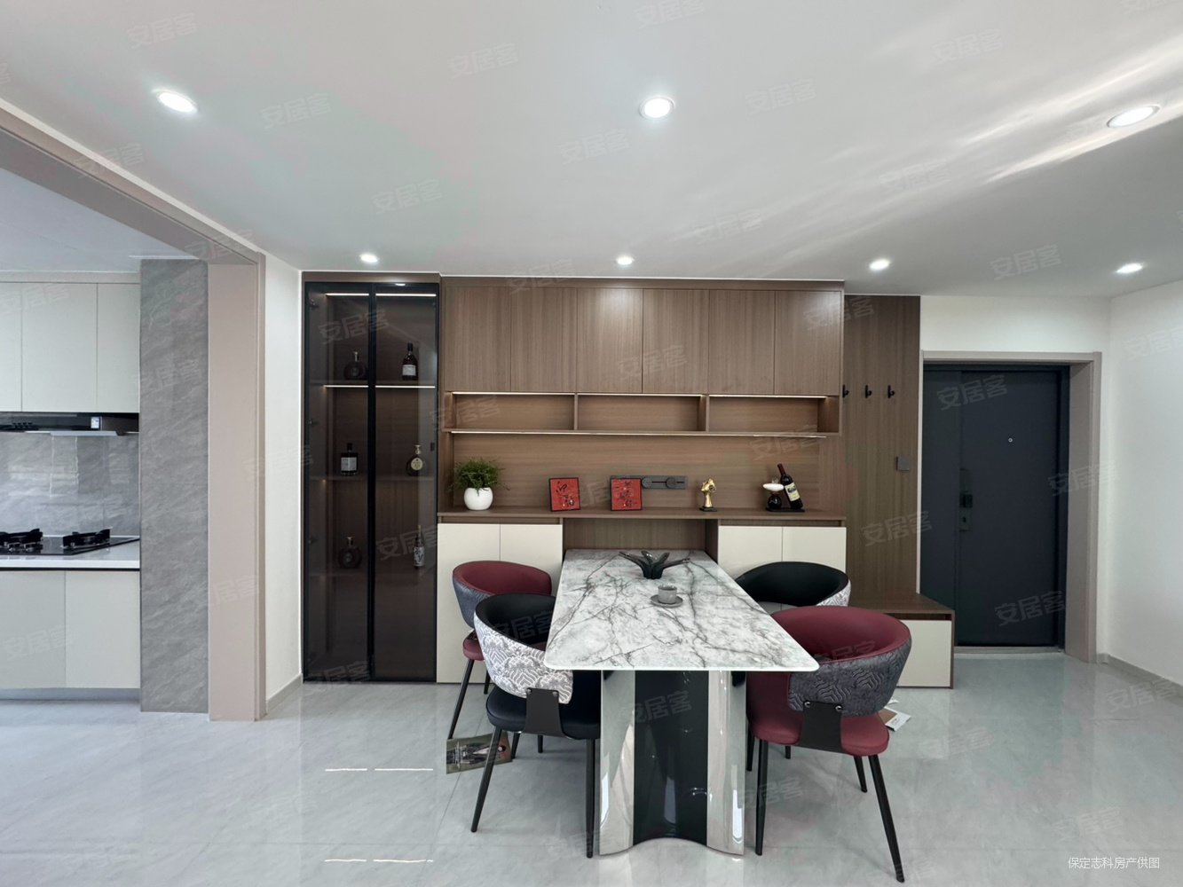 维多利亚夏郡4室2厅2卫162㎡南北115.8万