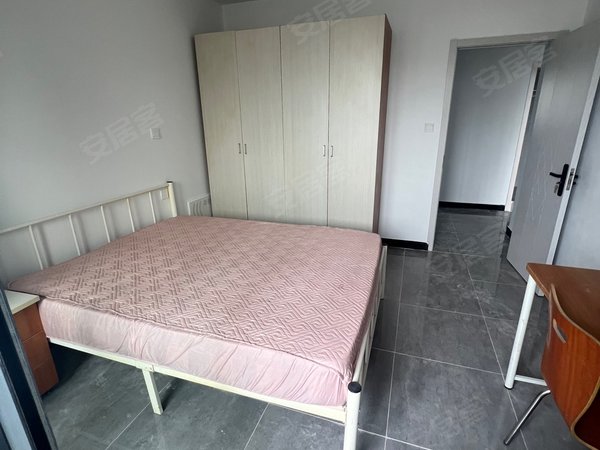 上海松江车墩松南城华杰苑淞南城华杰苑 朝南精装小单间650一个月 押