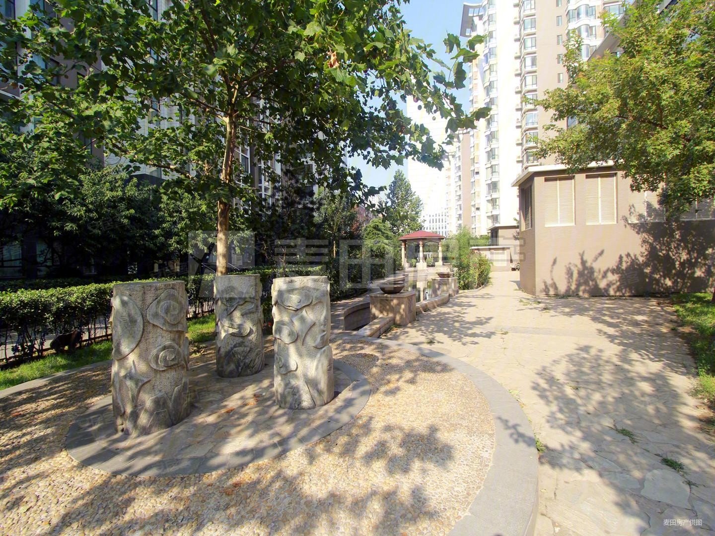 双井东三环旁,开间带燃气,业主诚意出售,随时看房,时代国际嘉园二手房