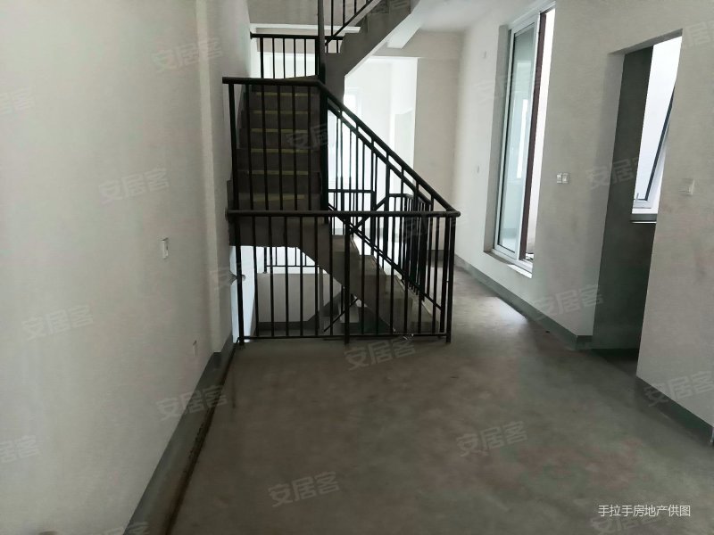 鹿山雅苑北区联排 纯新毛坯 南北通透 看房方便