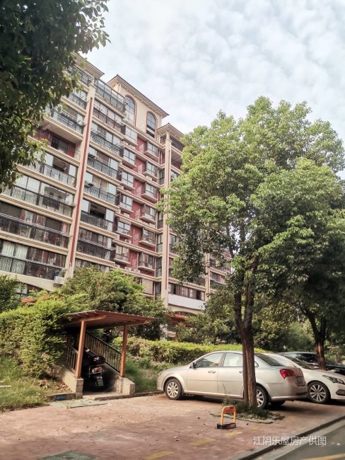 华士镇新华苑房东诚心转让,150平75可谈 周边配套齐全