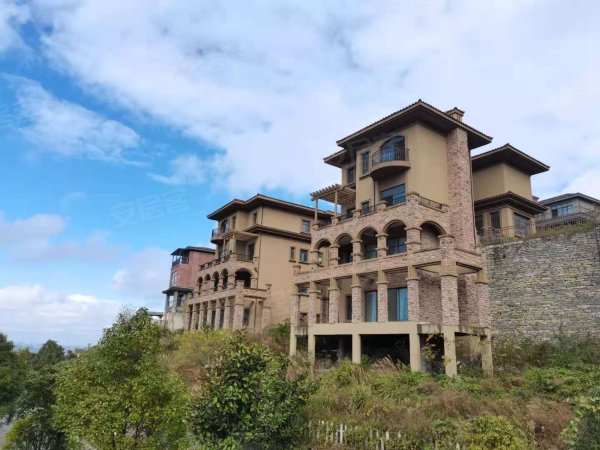 电话联系ta 微信扫一扫查看ta的小程序店铺 主营模块 南明-花果园