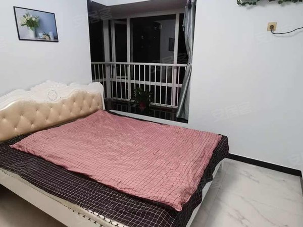 南昌红谷滩九龙湖南昌万达文化旅游城c区全屋精装   清新居家  可以