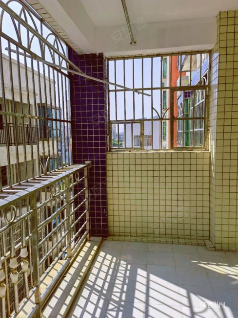 首付一位数就可以买 园洲镇中心3房2厅2卫,出门就是广场,笋,东洲花园