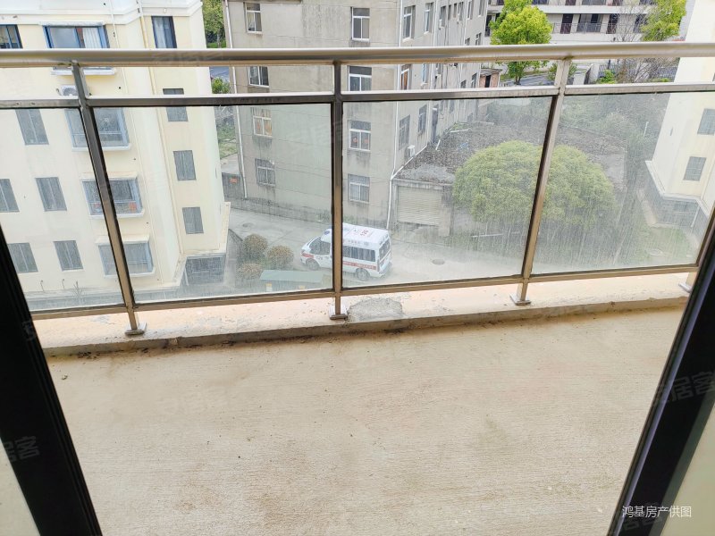 急售湾里华洪小区五小一中旁小区看中就卖两房南北通透的