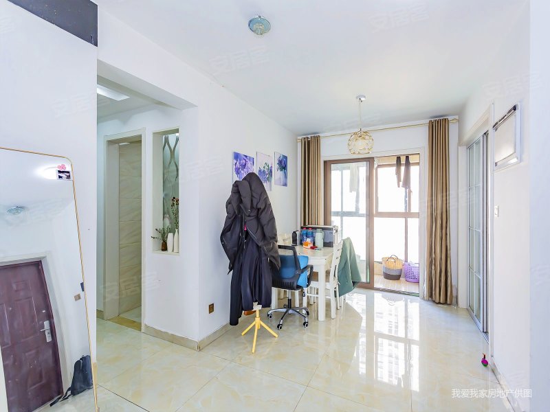 招商雍华府 双卫生间 楼龄新 交通便捷 临地铁 急卖