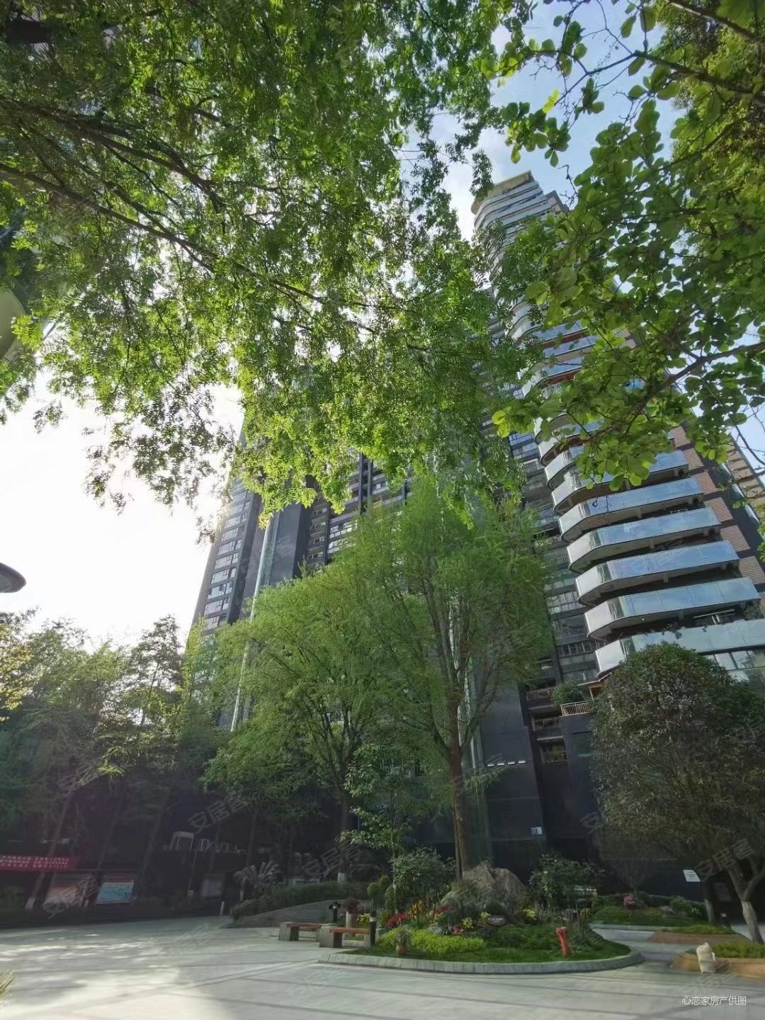 城南桐梓林地铁口精装套二双卫满五年带地暖南北通透随时看房,首座