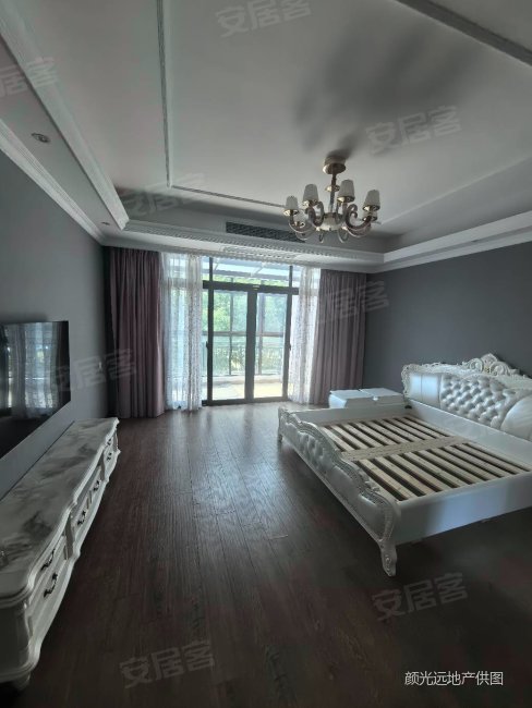 碧桂园欧洲城(别墅)5室2厅4卫232㎡南198万