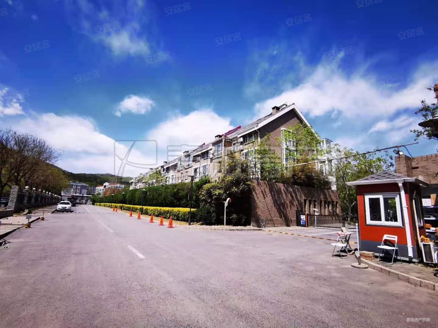 香山艺墅4室2厅3卫231.87㎡南北3500万