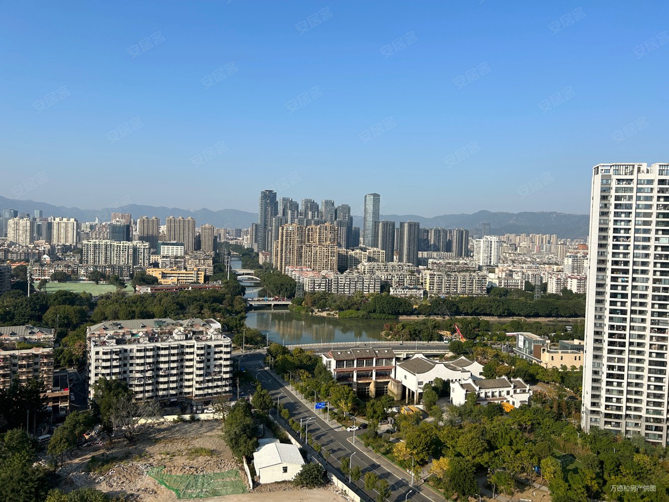 万科澜悦花园东南朝向端户电梯高层90平3房2厅2卫次新房,万科金域国际