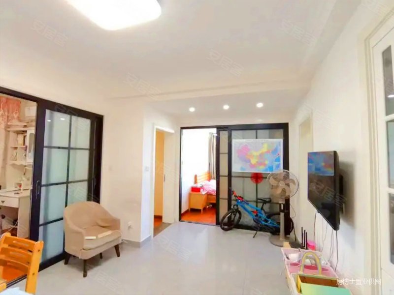 金雅苑 交通便捷 商品房 有电梯 精装可拎包入住 刚需小三居