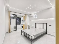 东方文荟苑 精装一室 独厨独卫 超大阳台，家具齐全，可办优租