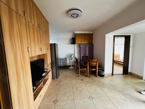 【多图】金禧大厦,陈家祠租房,陈家祠地铁金禧大厦高层厅出阳台,拎包